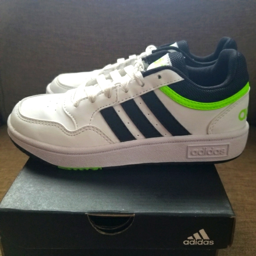 Adidas Hoops 3.0K Kids Size 1 - LIKE NEW